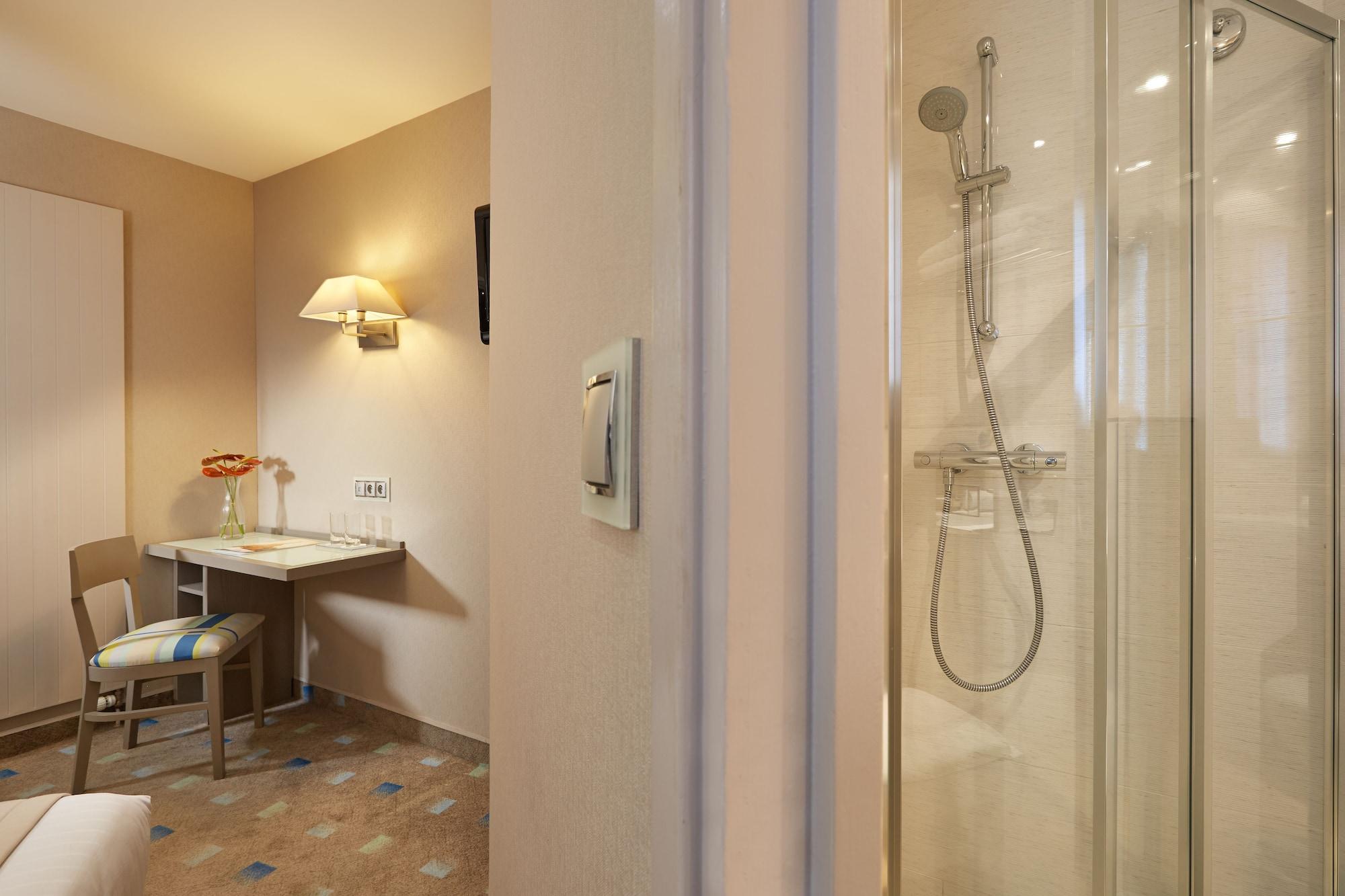 Alize Grenelle Tour Eiffel Hotel Paris Bagian luar foto