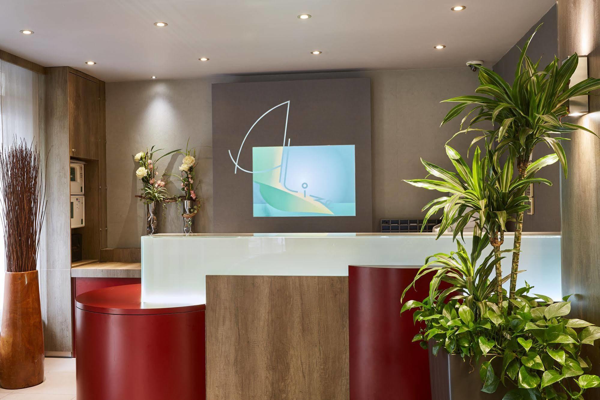 Alize Grenelle Tour Eiffel Hotel Paris Bagian luar foto